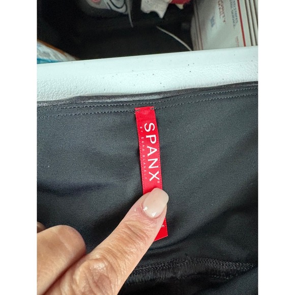 Spanx Faux Leather Moto Leggings High Waisted Sculpting Black L/G - Picture 3 of 5